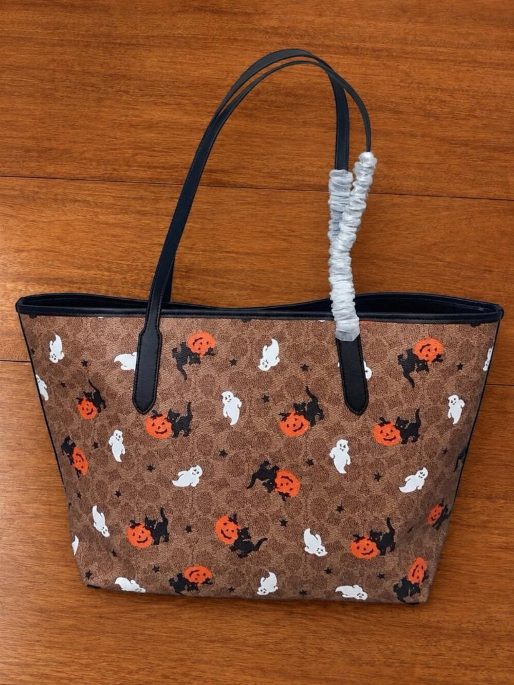Pristine Coach Halloween Tote: The Perfect Spooky Gift! Like New condition